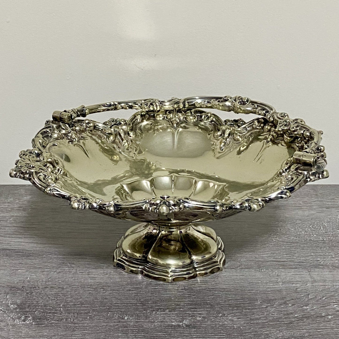 Antique Walker & Hall Sheffield Fruit Bowl With Handle Silver Plate 10” Art Rare