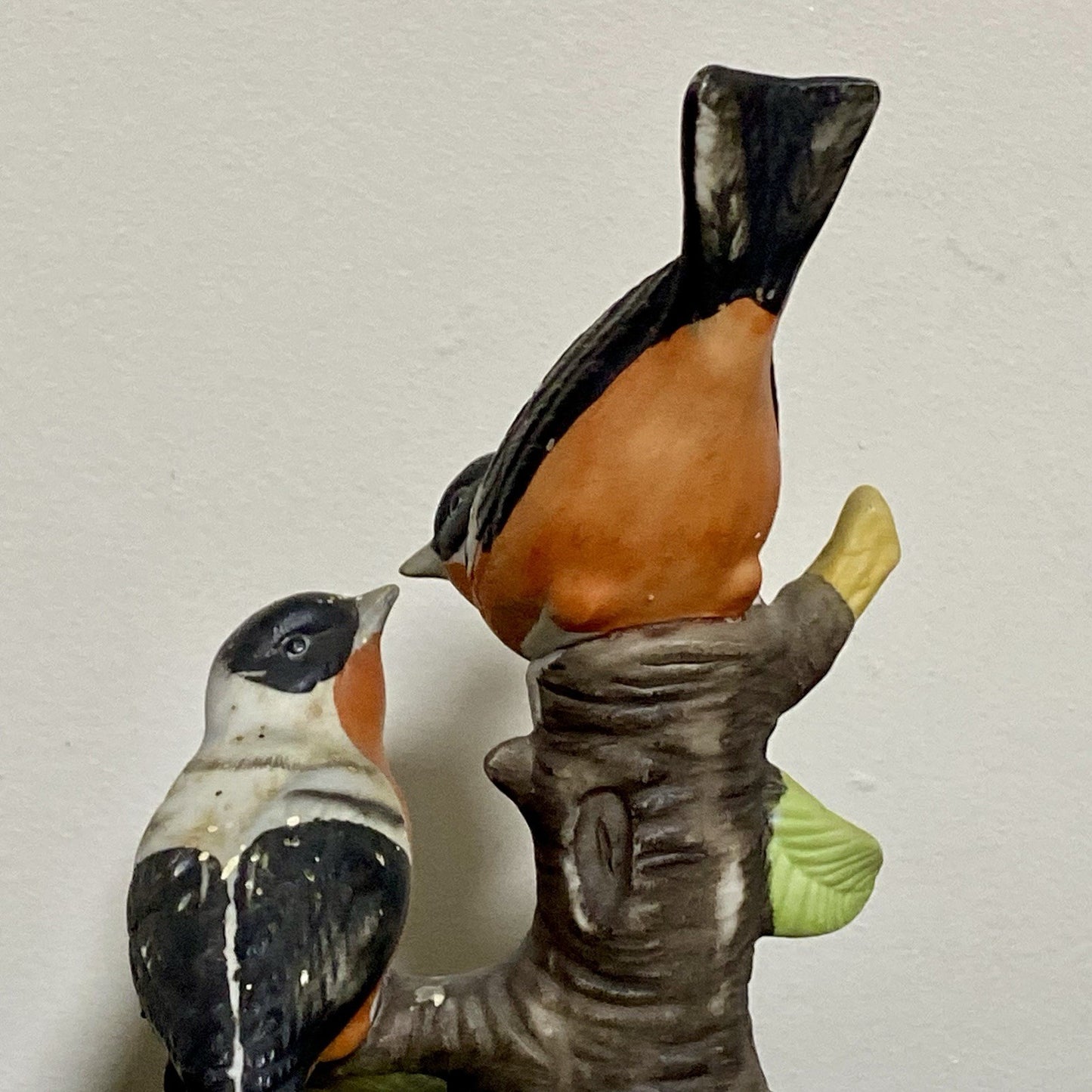 Vintage Bullfinch Birds Figurine On Tree Stump Floral Art Deco Garden Bird Fig