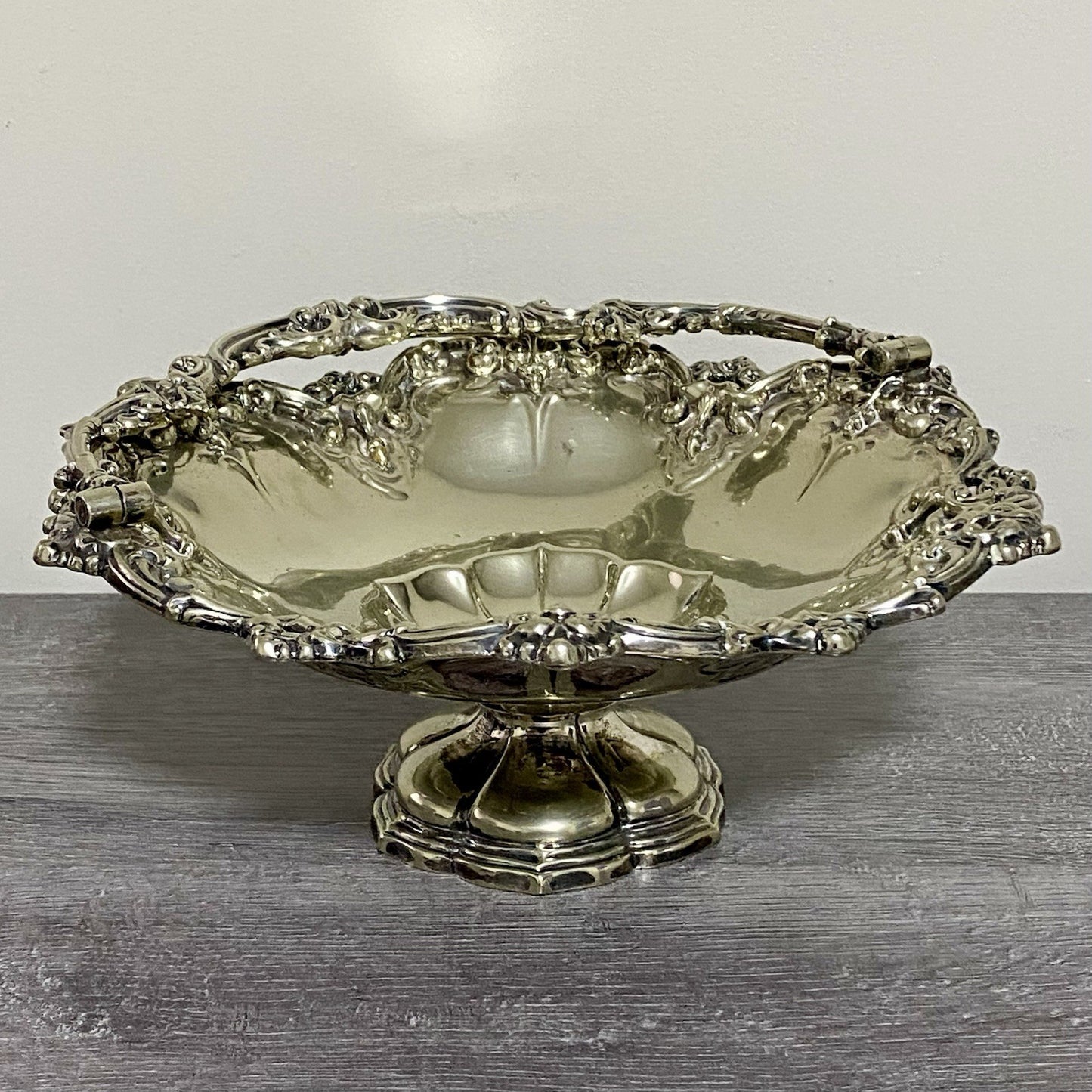 Antique Walker & Hall Sheffield Fruit Bowl With Handle Silver Plate 10” Art Rare