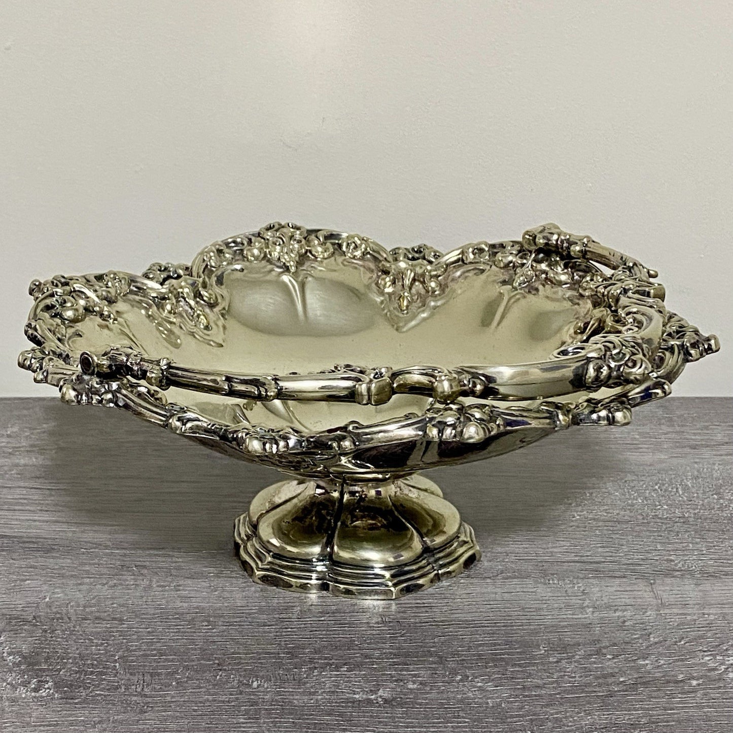 Antique Walker & Hall Sheffield Fruit Bowl With Handle Silver Plate 10” Art Rare