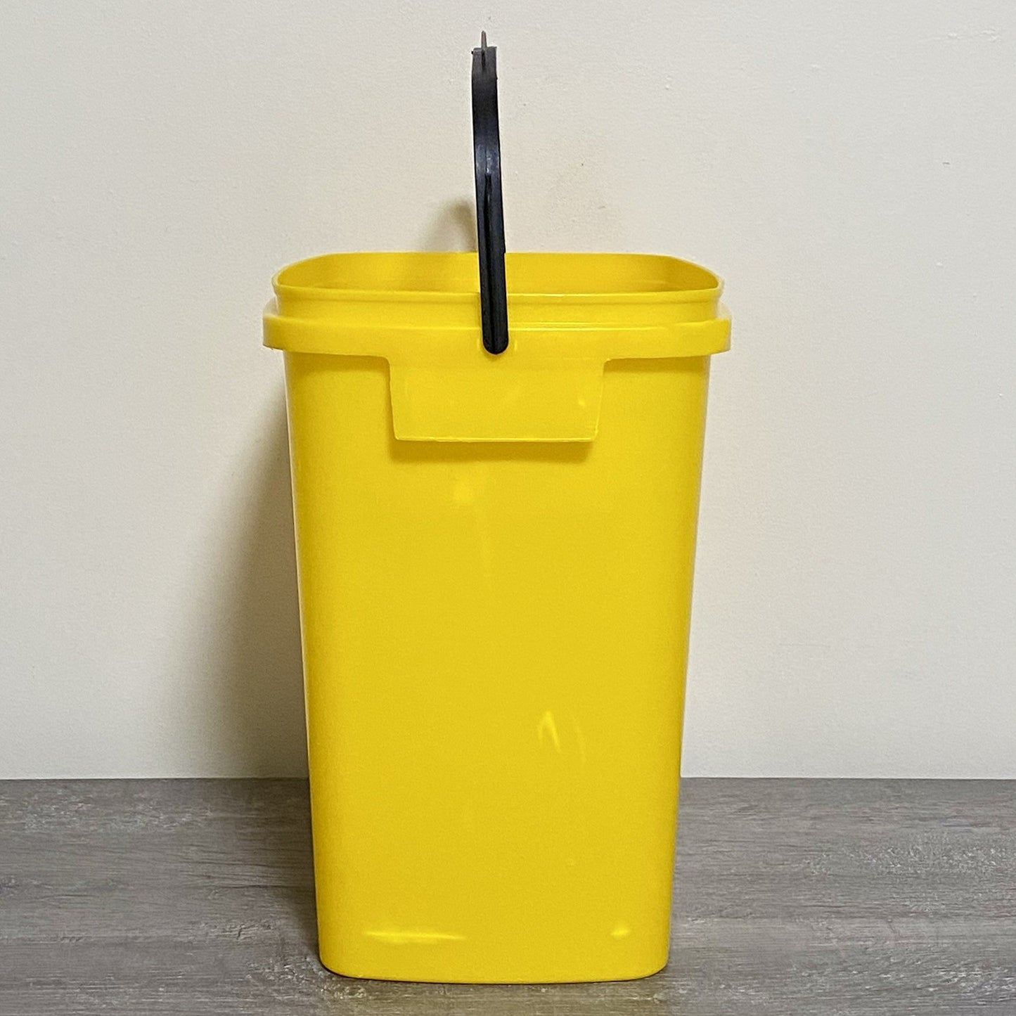 Pedigree Storage Tub For Dogs Bucket With Handle Weak Handle No Lid Rare Find