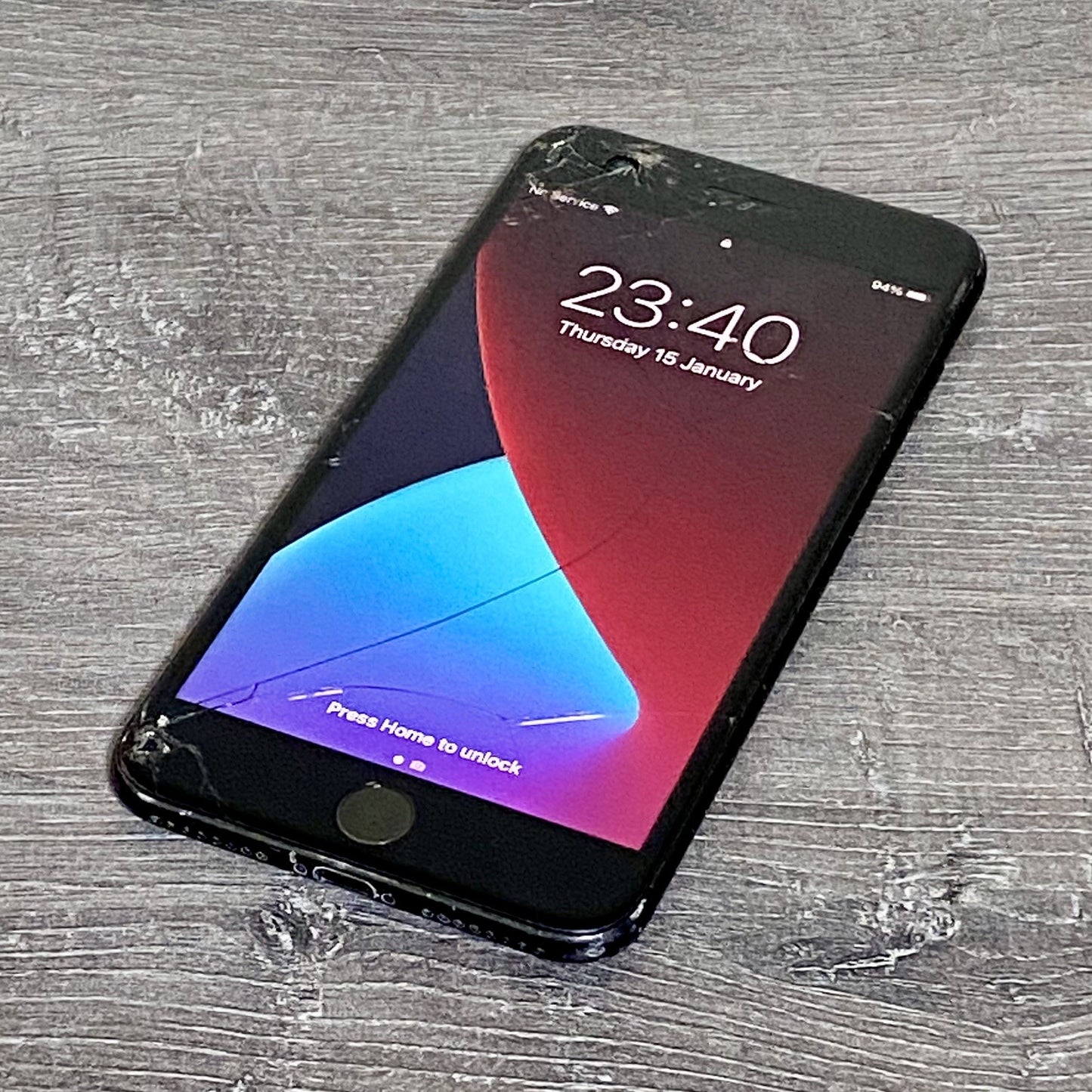 iPhone 7 Plus 128GB Matte Black Unlocked Fully Working Order - Cracked Screen