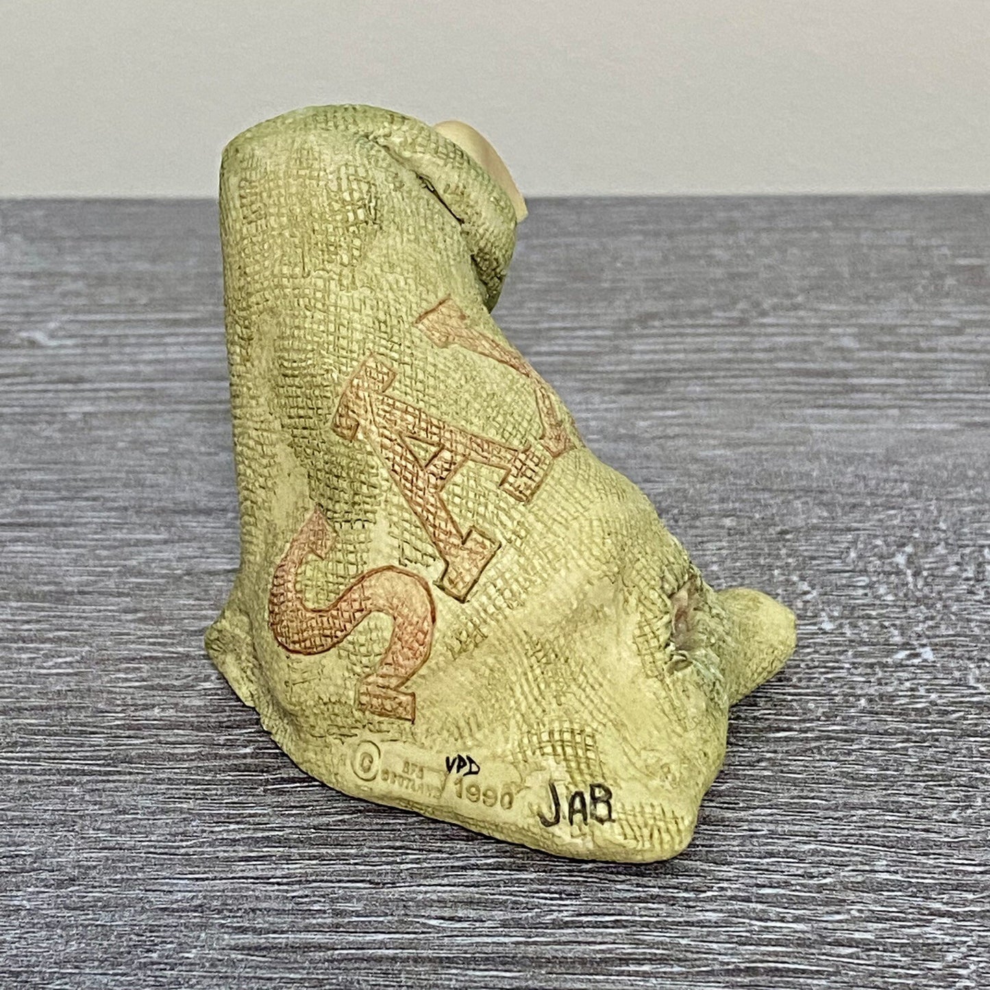 Border Fine Arts Pig Saxa Sack by Anne Butler Scotland 1990 Collectible Figurine
