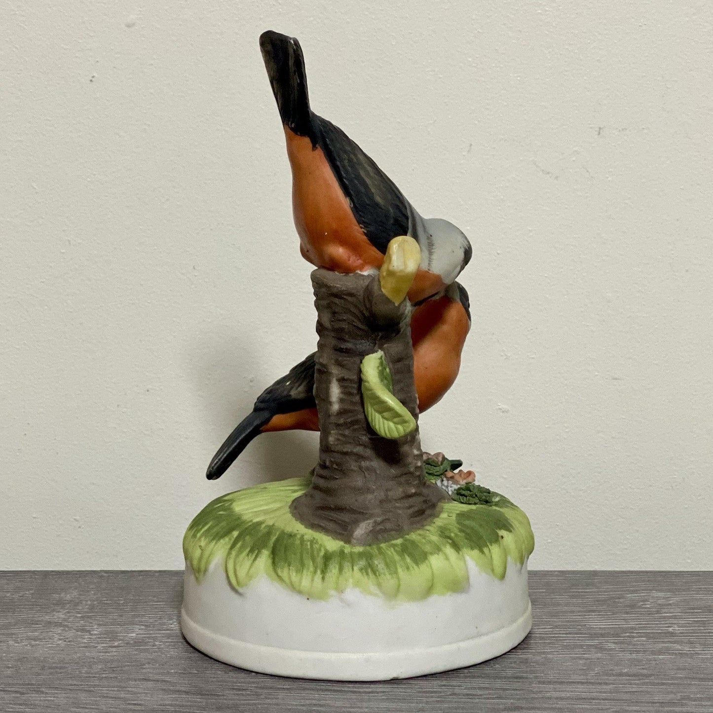 Vintage Bullfinch Birds Figurine On Tree Stump Floral Art Deco Garden Bird Fig