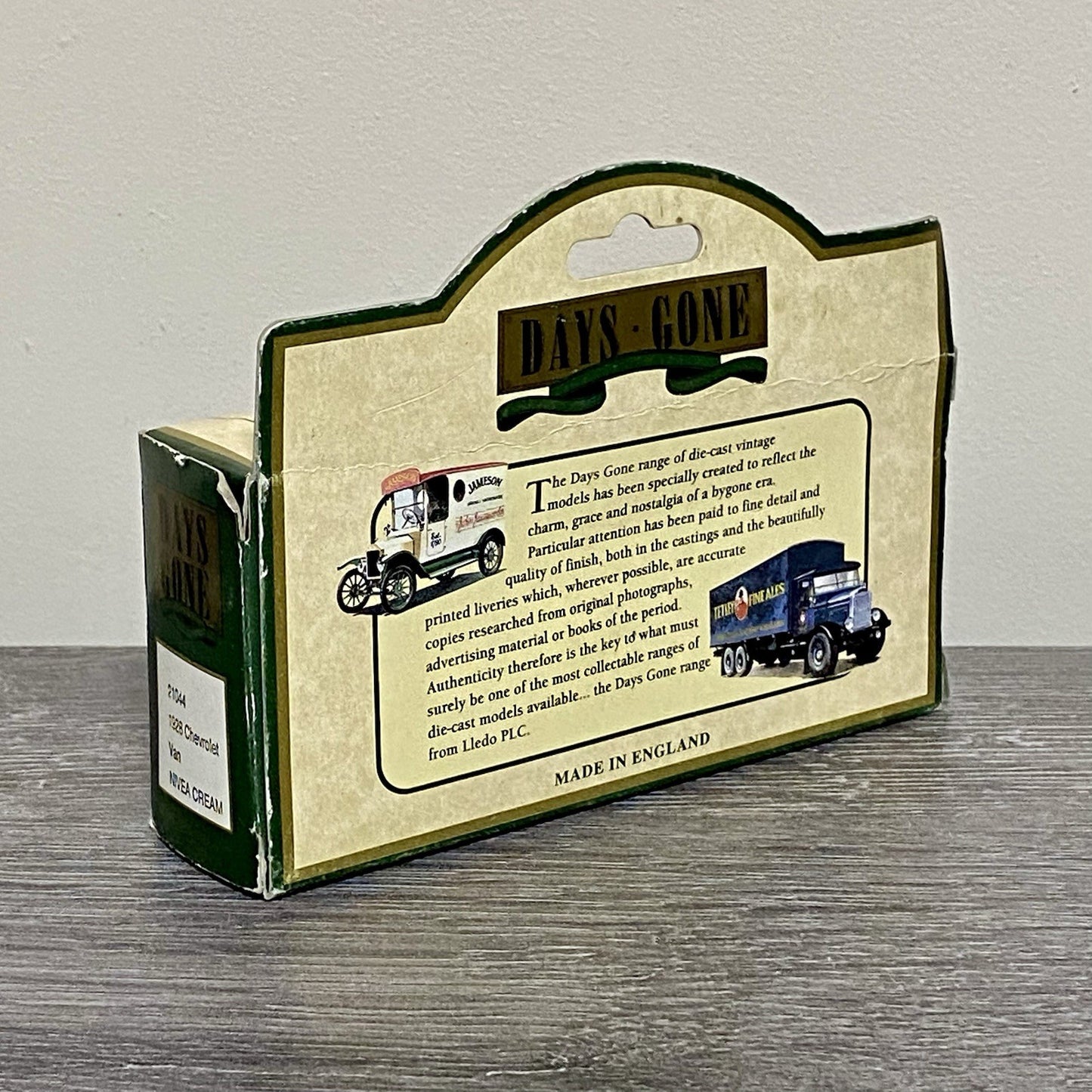 Vintage Days Gone Lledo 1928 Chevrolet Van Nivea Cream Diecast Model 21044 Boxed