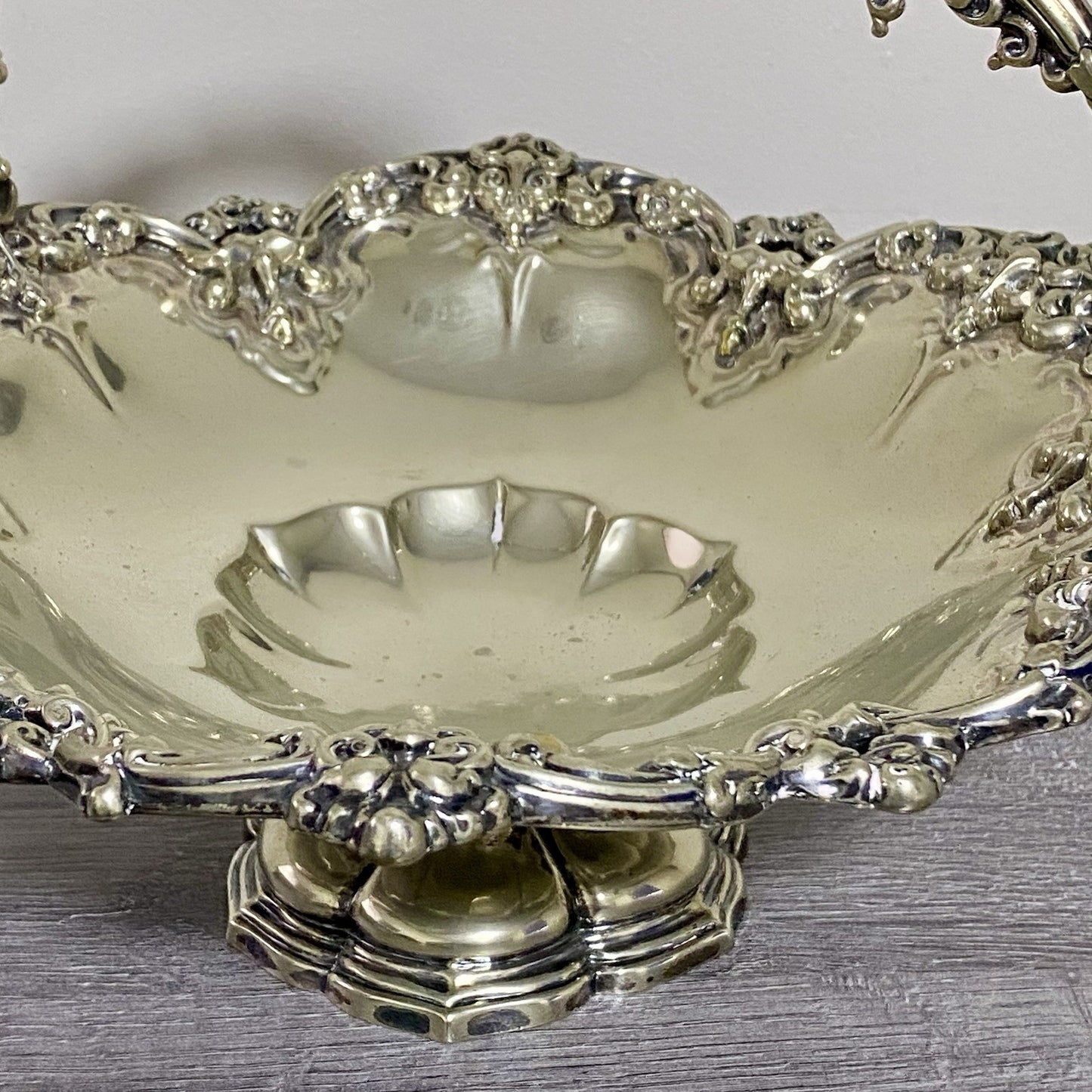 Antique Walker & Hall Sheffield Fruit Bowl With Handle Silver Plate 10” Art Rare