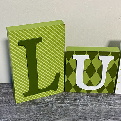 St Patrick’s Day “Lucky” Sign Plaque Display Green Wood Wooden Block Blocks Rare