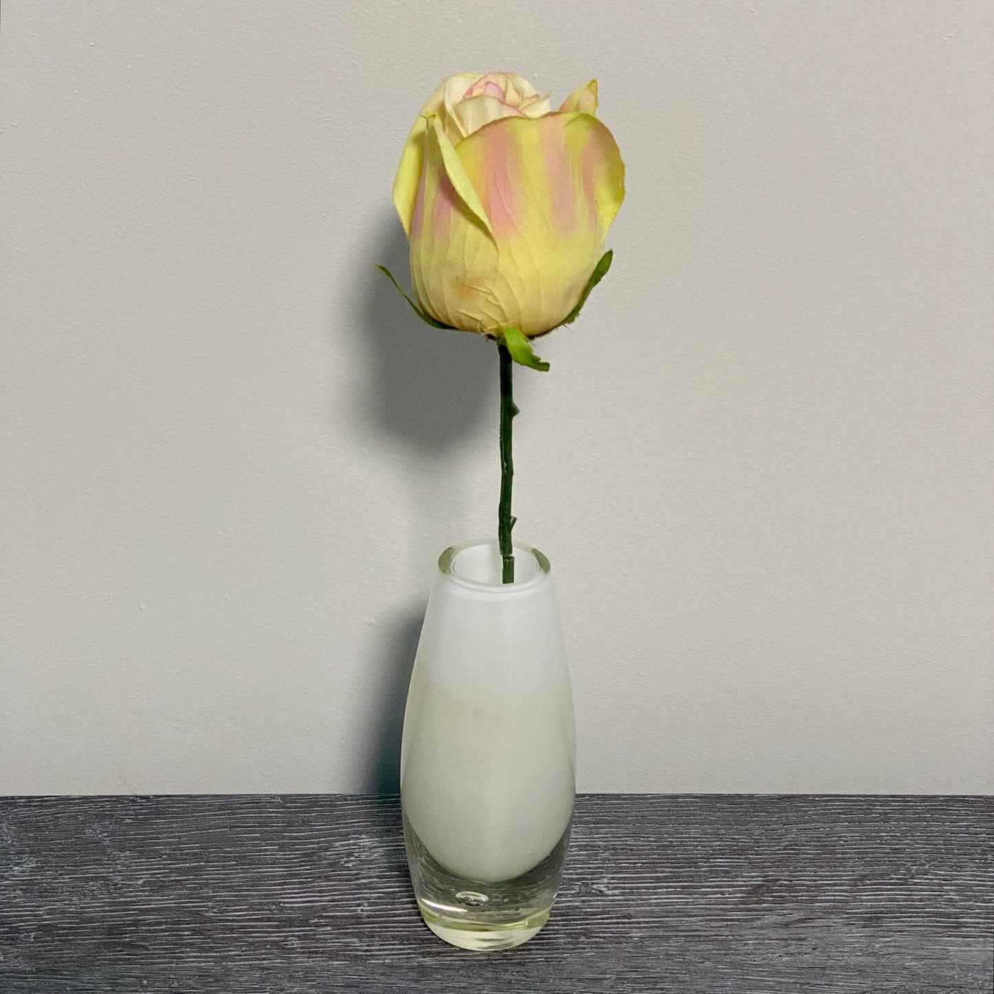 Small Artificial Rose Flower In Small Round Glass Vase All In One Decorative