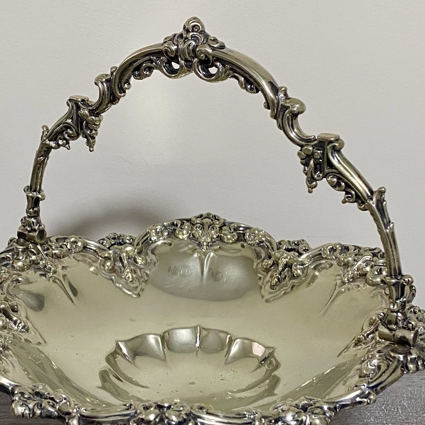 Antique Walker & Hall Sheffield Fruit Bowl With Handle Silver Plate 10” Art Rare