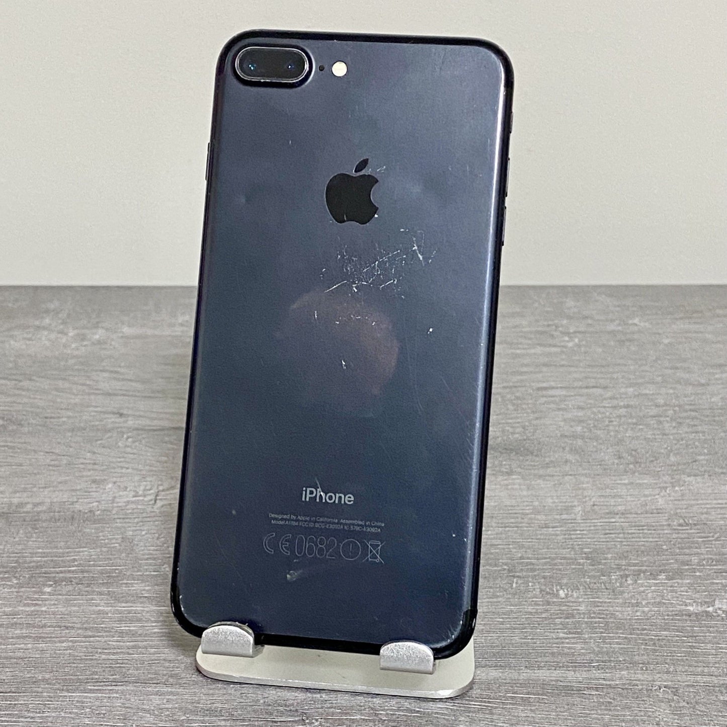 iPhone 7 Plus 128GB Matte Black Unlocked Fully Working Order - Cracked Screen