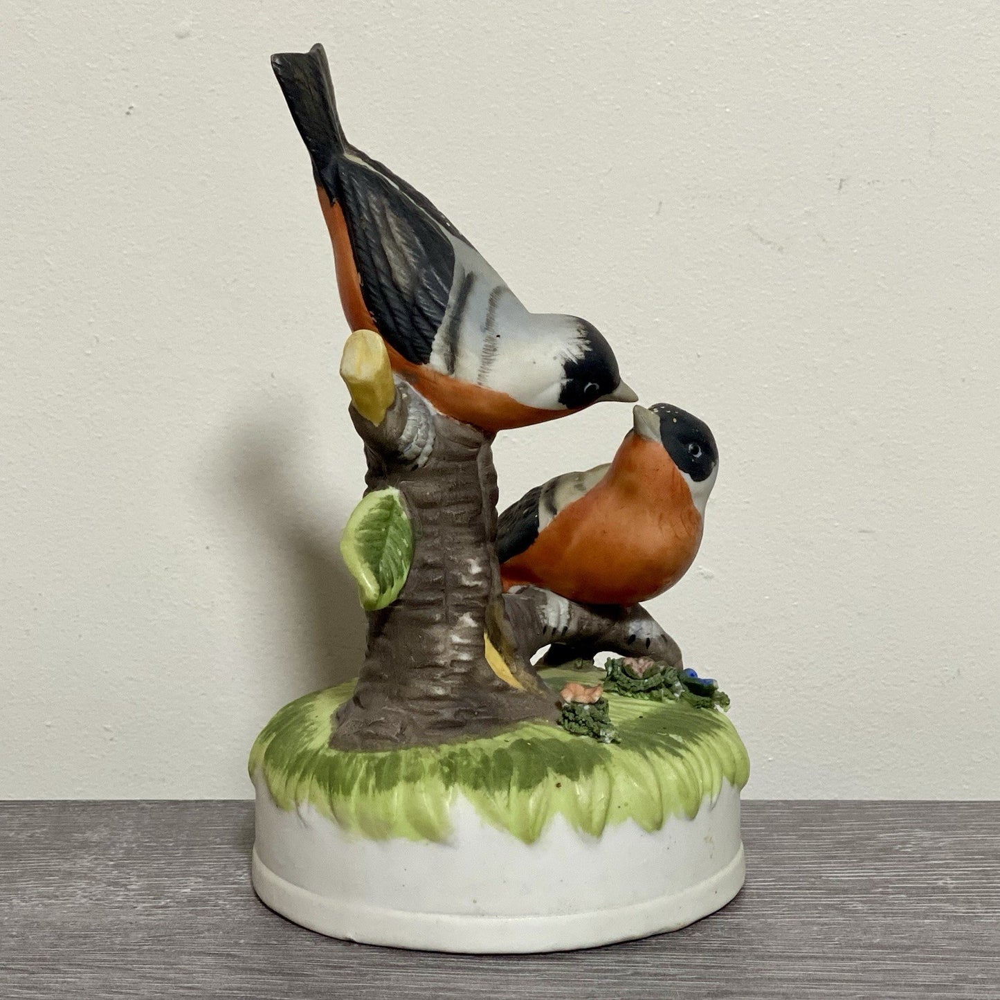 Vintage Bullfinch Birds Figurine On Tree Stump Floral Art Deco Garden Bird Fig