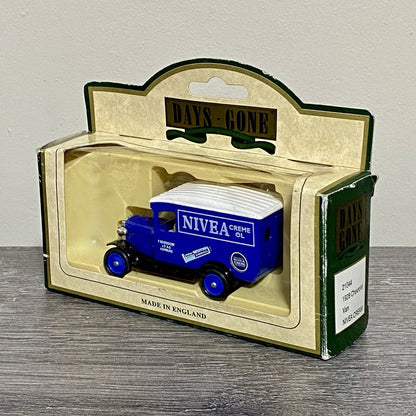 Vintage Days Gone Lledo 1928 Chevrolet Van Nivea Cream Diecast Model 21044 Boxed