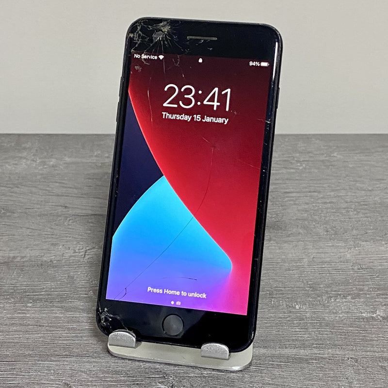 iPhone 7 Plus 128GB Matte Black Unlocked Fully Working Order - Cracked Screen