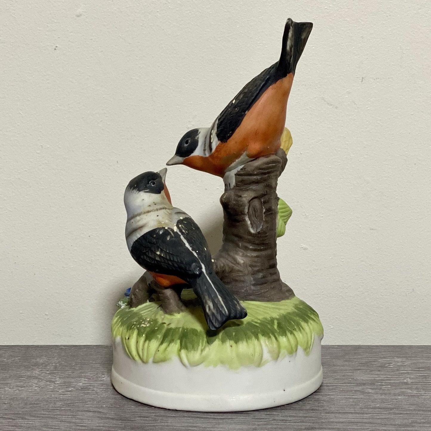 Vintage Bullfinch Birds Figurine On Tree Stump Floral Art Deco Garden Bird Fig