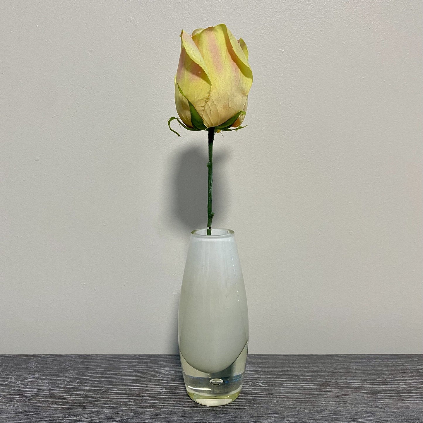 Small Artificial Rose Flower In Small Round Glass Vase All In One Decorative