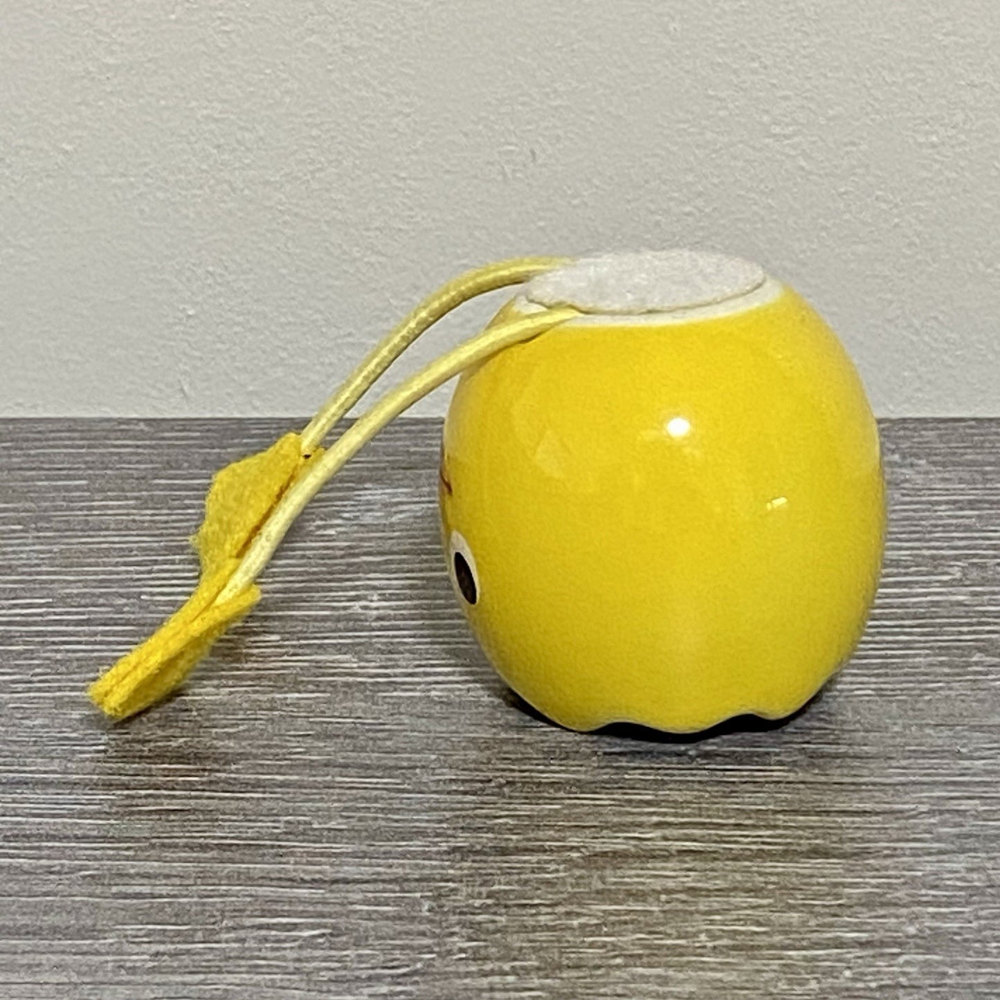 Small Round Ceramic Egg Chick Pot With String Legs Plant Planter Bud Vase Holder