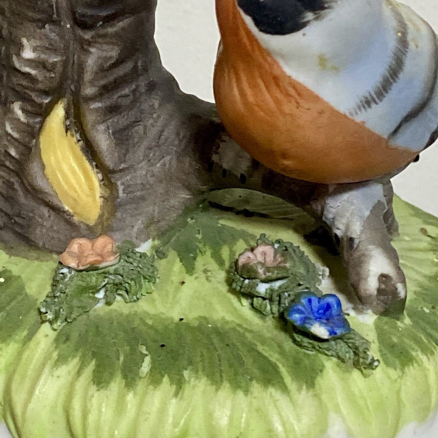 Vintage Bullfinch Birds Figurine On Tree Stump Floral Art Deco Garden Bird Fig