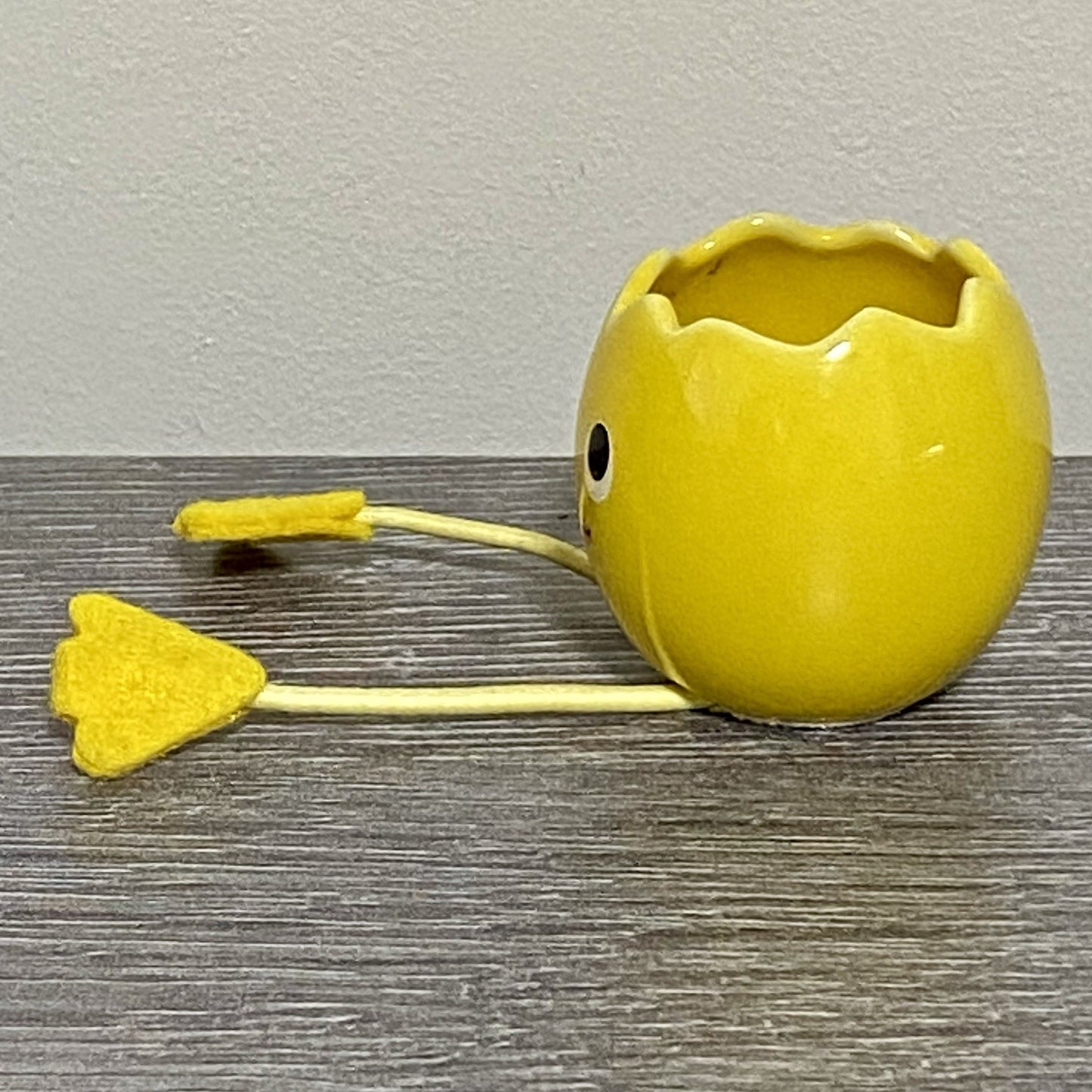 Small Round Ceramic Egg Chick Pot With String Legs Plant Planter Bud Vase Holder