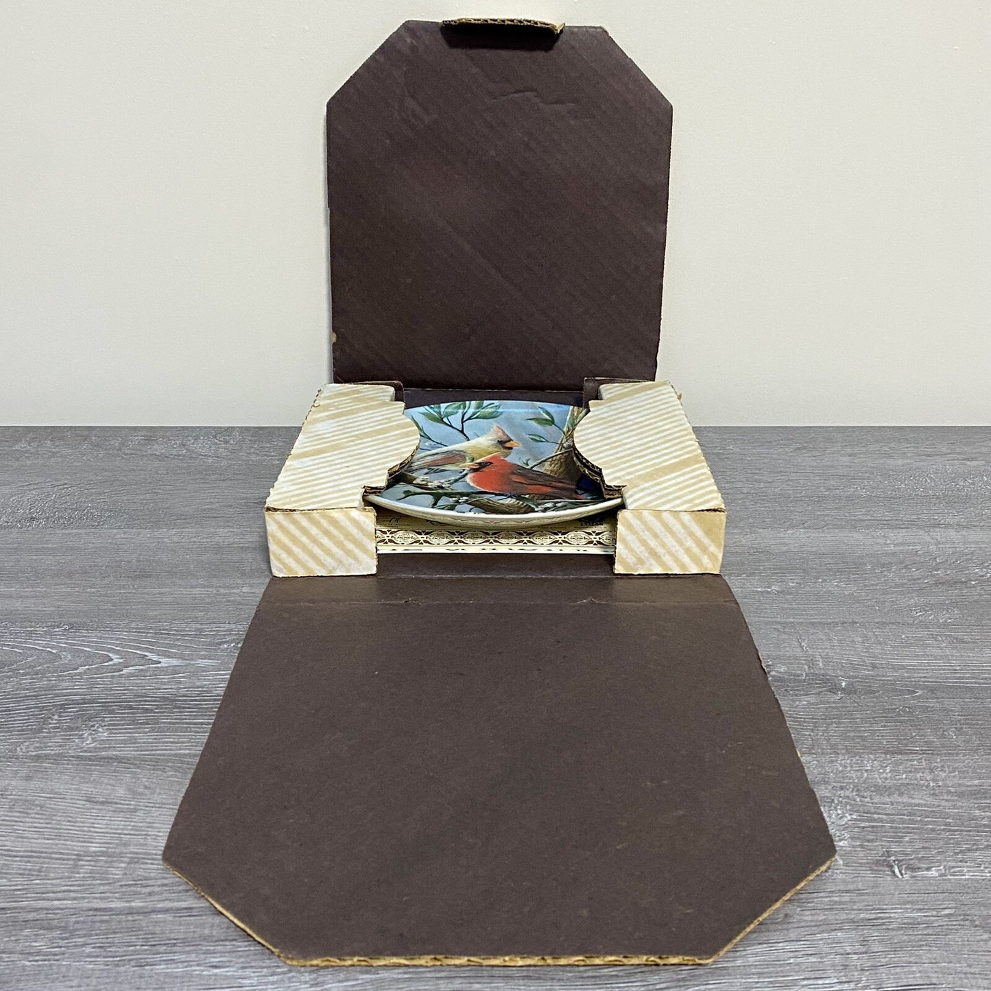 Vintage 1985 Edwin Knowles Birds Of Your Garden Collectible Plate & COA Boxed