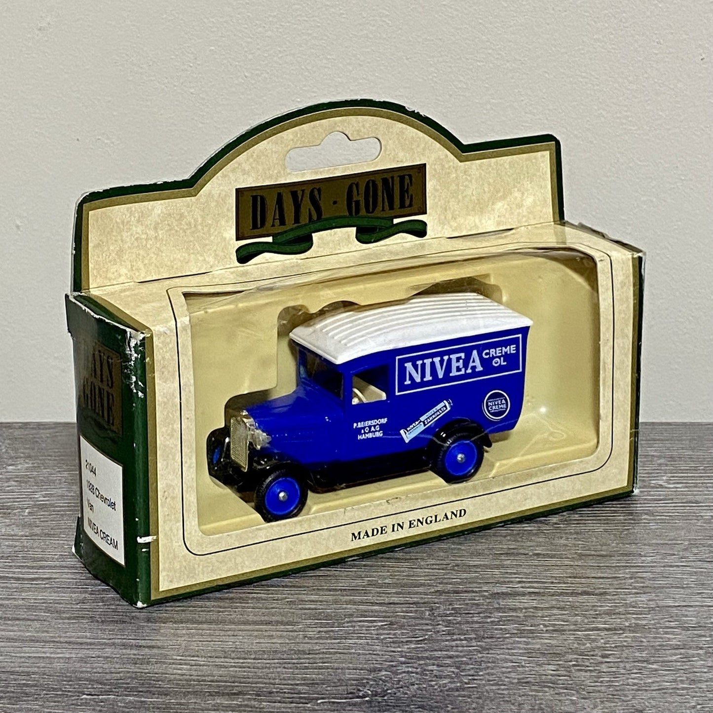 Vintage Days Gone Lledo 1928 Chevrolet Van Nivea Cream Diecast Model 21044 Boxed