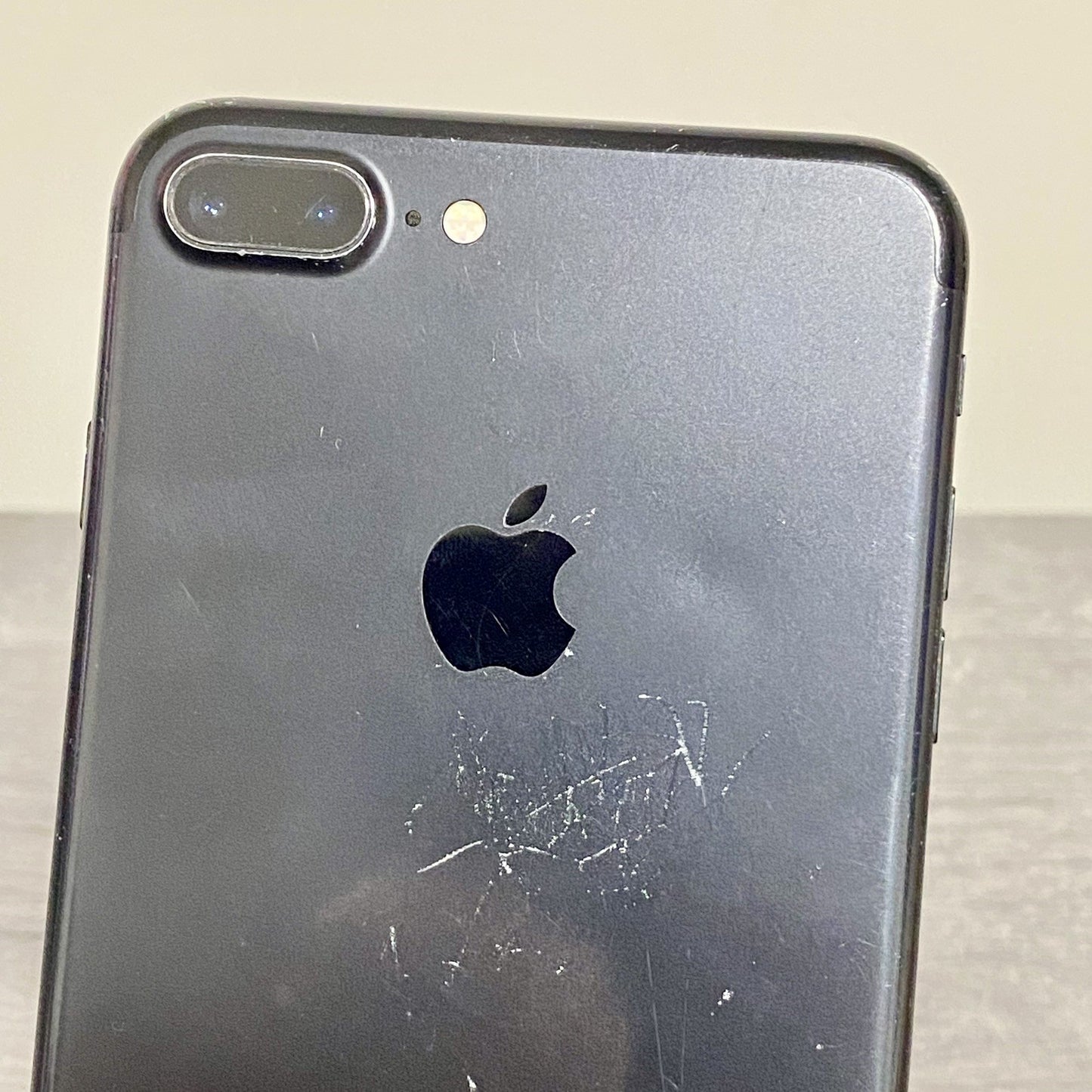 iPhone 7 Plus 128GB Matte Black Unlocked Fully Working Order - Cracked Screen