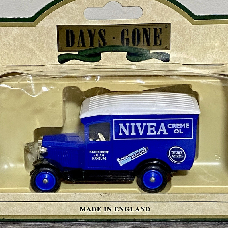 Vintage Days Gone Lledo 1928 Chevrolet Van Nivea Cream Diecast Model 21044 Boxed